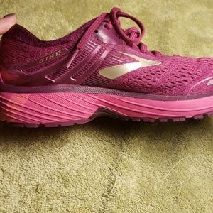 Brooks Adrenaline GST 18